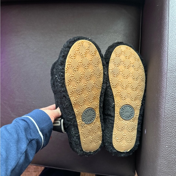UGG Fluff Yea Slippers - Picture 7 of 7